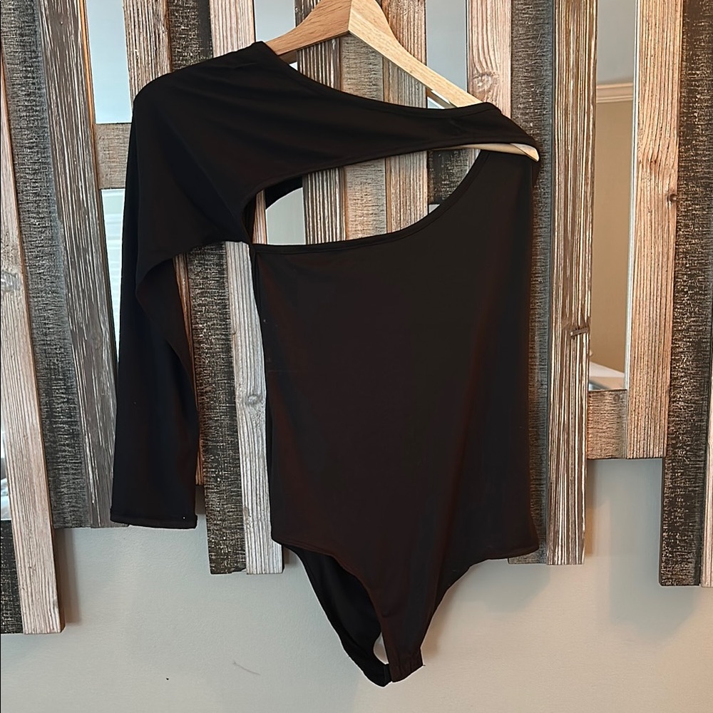 Chic Black One-Shoulder Bodysuit